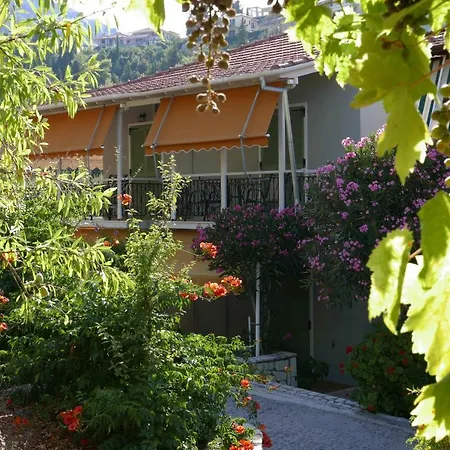 Christina Guest house *